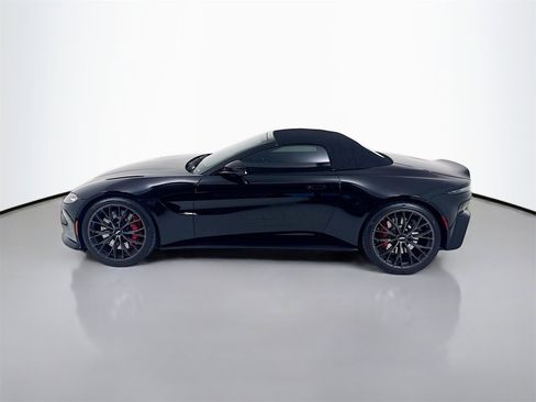 Used 2023 Aston Martin V8 Vantage Roadster image 4