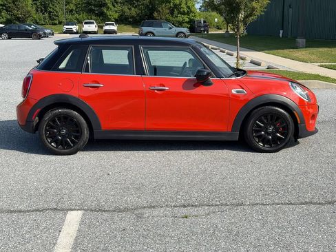Used 2020 MINI Cooper 4-Door Hardtop w/ Premium Package FWD image 2