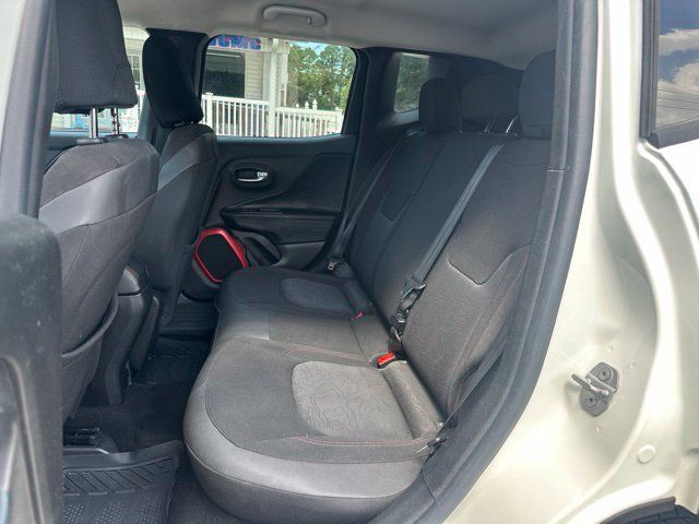 Used 2015 Jeep Renegade Trailhawk AWD/4WD image 11