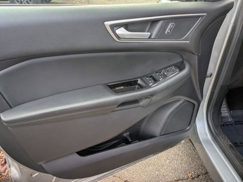 Used 2020 Ford Edge SEL w/ Convenience Package image 18