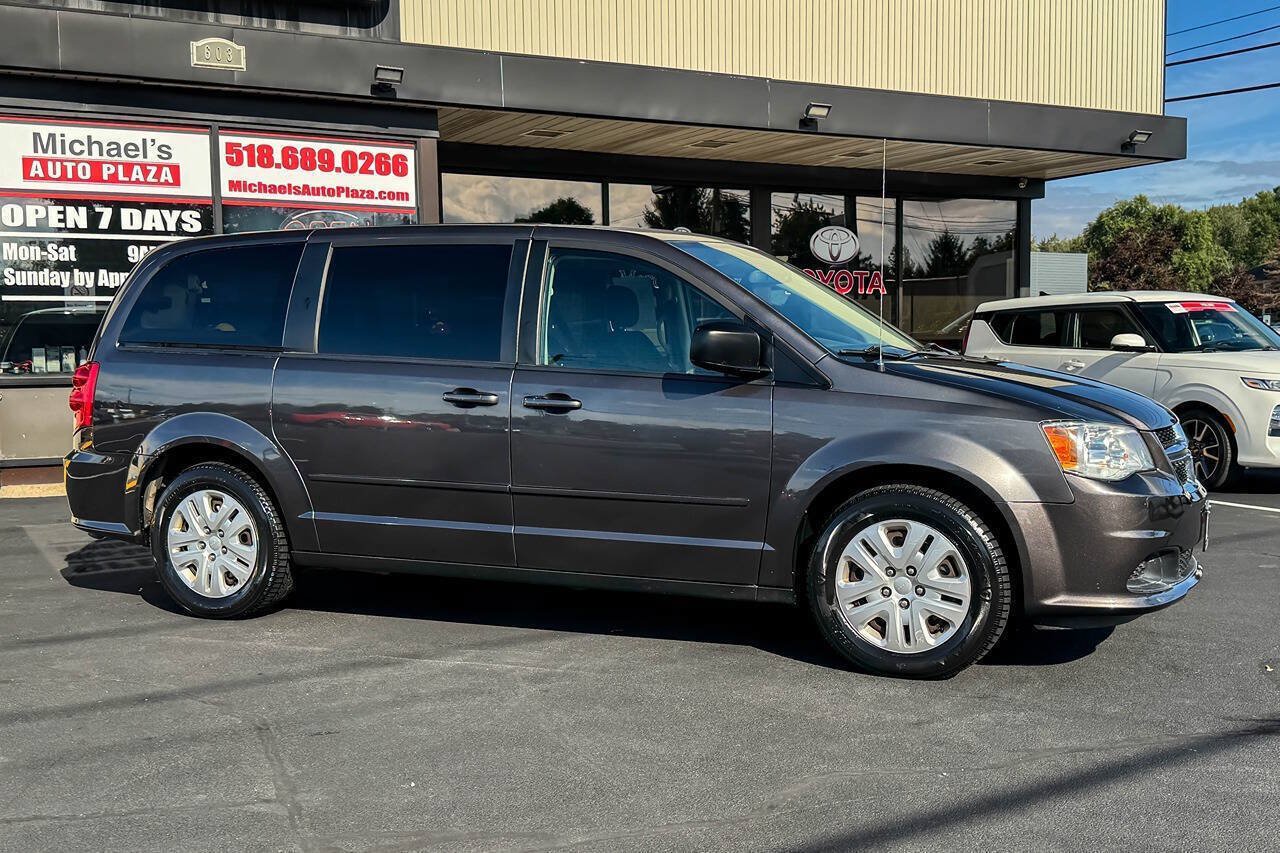 Used 2017 Dodge Grand Caravan SE w/ Power Window Group FWD image 3