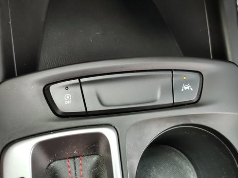 Certified 2024 Chevrolet Trax RS FWD image 31