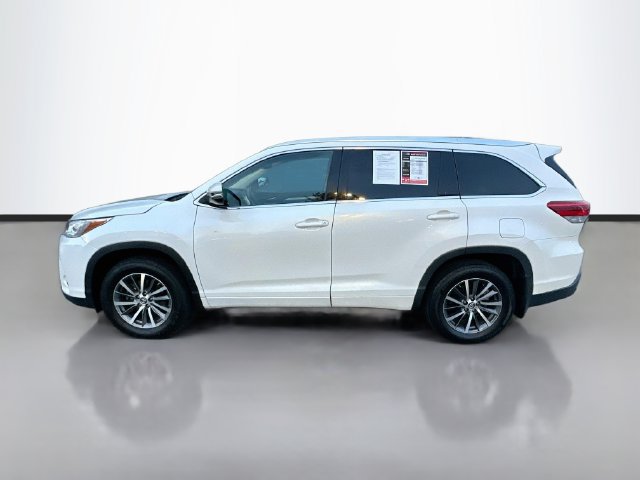 Used 2017 Toyota Highlander XLE AWD/4WD image 8