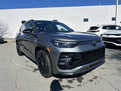 New 2026 Volkswagen Tiguan SE R-Line image 7