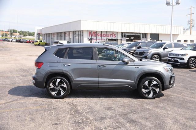 Certified 2023 Volkswagen Taos SE AWD/4WD image 5
