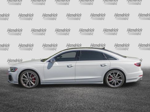 Used 2022 Audi S8 AWD/4WD image 6