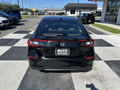 Used 2024 Honda Civic EX-L image 4