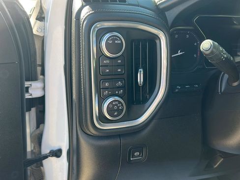 Used 2022 GMC Sierra 2500 Denali w/ Denali Ultimate Package AWD/4WD image 12