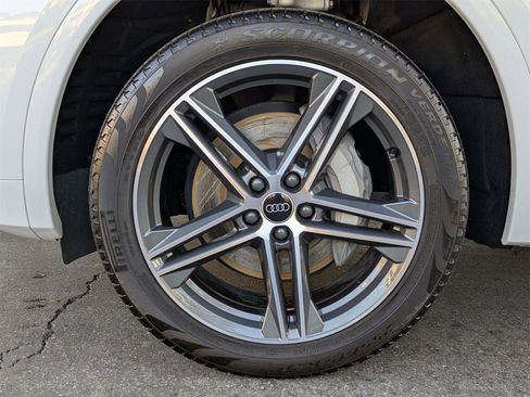 Used 2023 Audi Q5 e Premium Plus w/ Premium Plus Package image 25