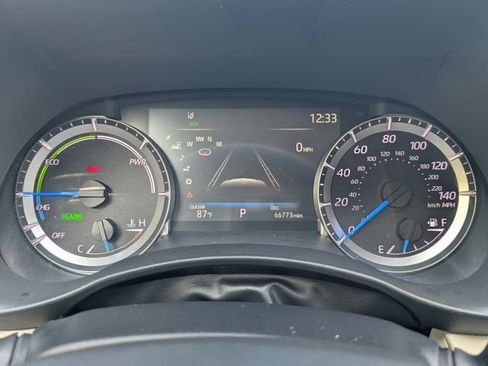 Used 2023 Toyota Highlander XLE FWD image 24