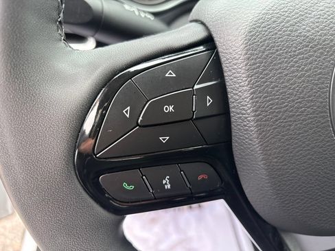 Used 2023 Jeep Cherokee Altitude Lux AWD/4WD image 24