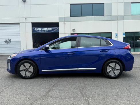 Used 2022 Hyundai Ioniq SE FWD image 10
