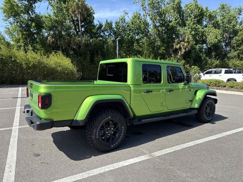 Used 2025 Jeep Gladiator Sport AWD/4WD image 3