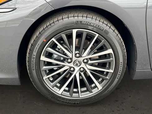 New 2025 Lexus ES 300h w/ Premium Package image 23