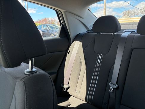 Used 2025 Hyundai Elantra SEL image 34