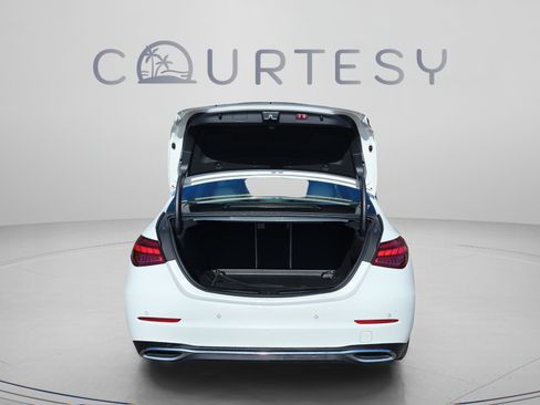 Used 2023 Mercedes-Benz C 300 Sedan image 9