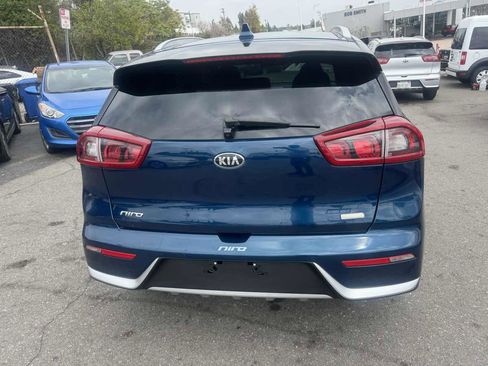 Used 2018 Kia Niro EX image 25
