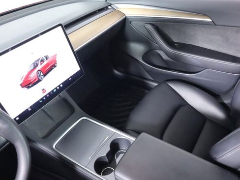 Used 2023 Tesla Model 3 Standard Range image 33