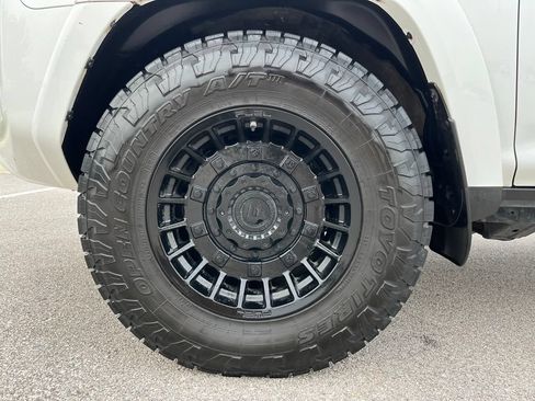 Used 2021 Toyota 4Runner SR5 RWD image 10