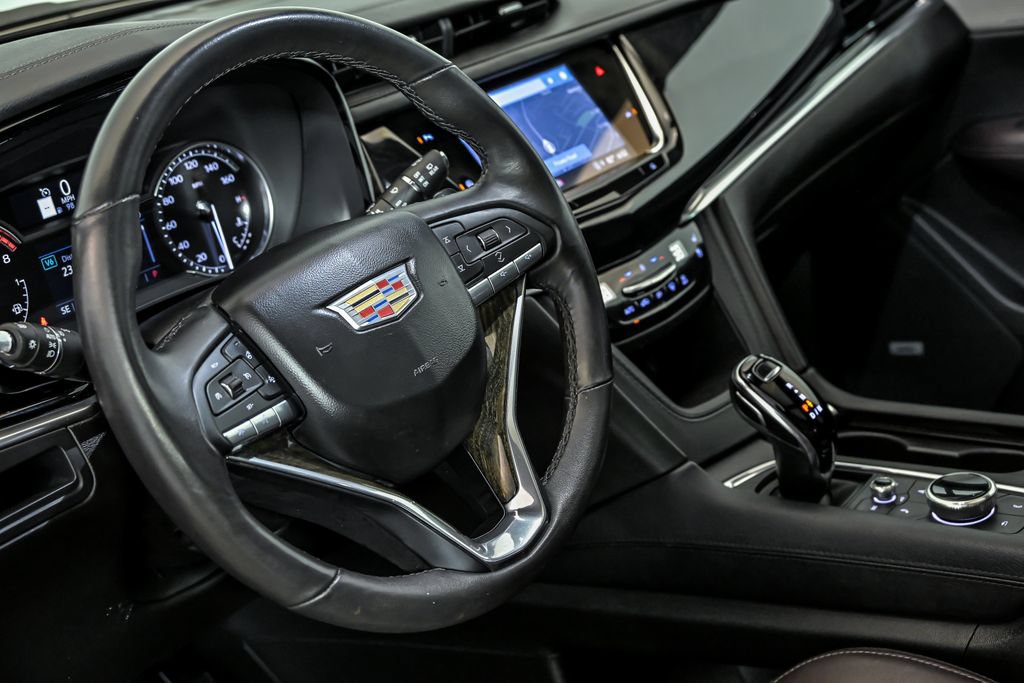 Used 2024 Cadillac XT6 Premium Luxury w/ LPO, Floor Liner Package AWD/4WD image 18
