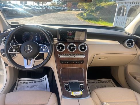 Used 2022 Mercedes-Benz GLC 300 GLC 300 w/ Premium Package Lite image 12