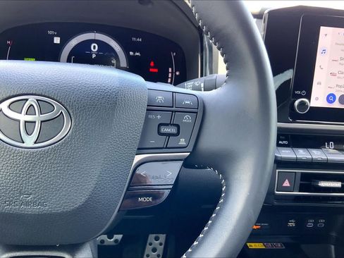 Used 2025 Toyota Camry SE FWD image 47