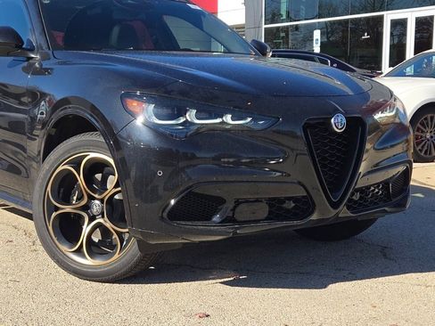 New 2025 Alfa Romeo Stelvio Sprint image 2