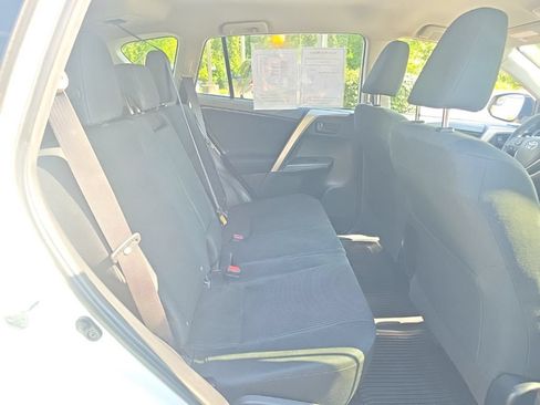 Used 2018 Toyota RAV4 LE w/ All Weather Liner Package FWD image 30