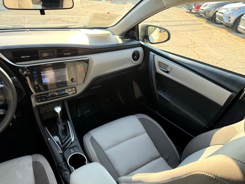 Used 2019 Toyota Corolla LE image 18