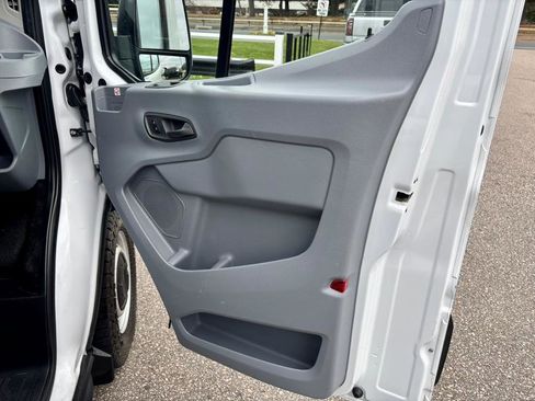 Used 2019 Ford Transit 250 148 Medium Roof image 11