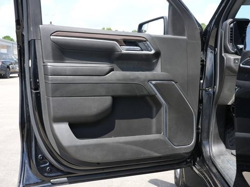 Used 2025 Chevrolet Silverado 1500 LT RWD image 17