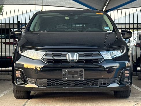 Used 2025 Honda Odyssey Elite image 2