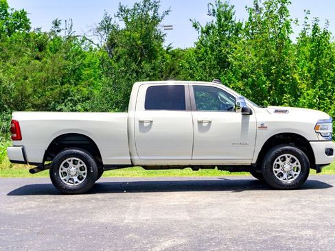 Used 2024 RAM 3500 Laramie AWD/4WD image 6