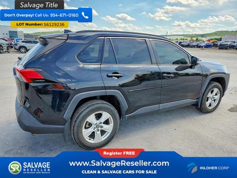 Used 2020 Toyota RAV4 XLE FWD image 4