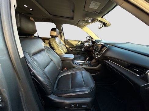 Used 2019 Chevrolet Traverse Premier image 32