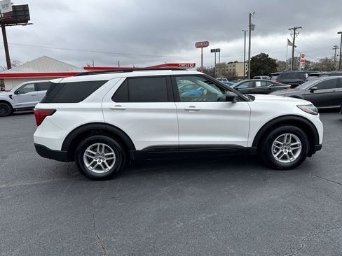 Certified 2026 Ford Explorer Active RWD image 8
