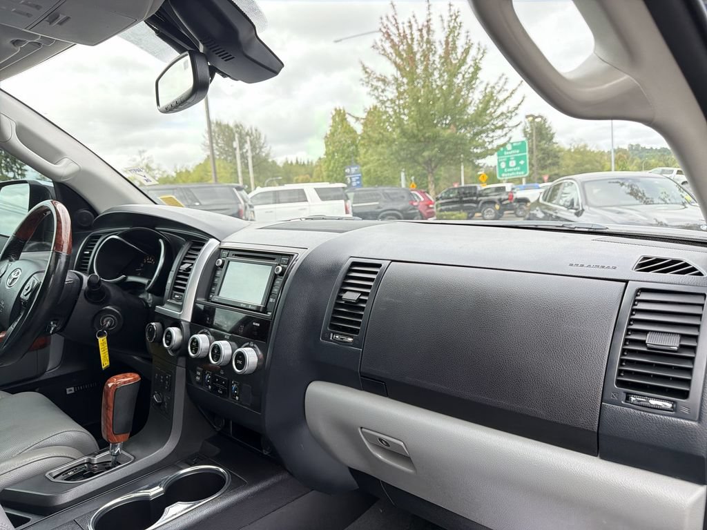 Used 2019 Toyota Sequoia Platinum AWD/4WD image 30