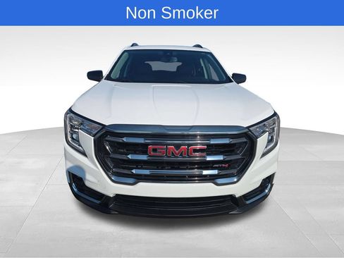 Used 2023 GMC Terrain AT4 AWD/4WD image 9