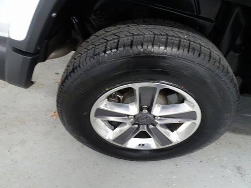 Certified 2022 Jeep Wrangler Unlimited Sahara w/ Cold Weather Group image 28