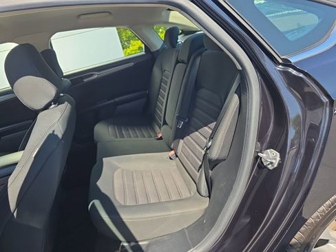 Used 2020 Ford Fusion SE FWD image 30