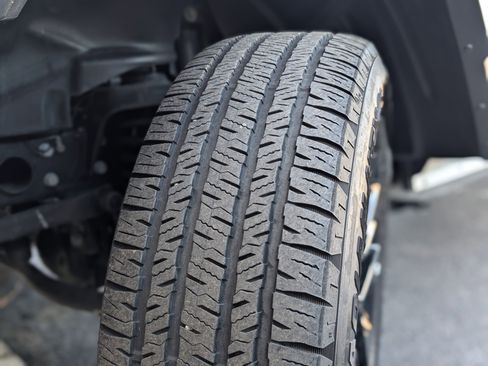 Used 2025 Jeep Wrangler Sahara w/ Safety Group image 34