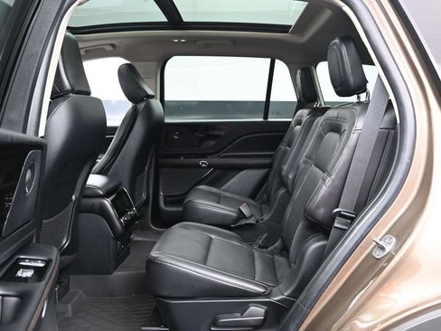 Used 2022 Lincoln Aviator Reserve w/ Equipment Group 201A AWD/4WD image 22
