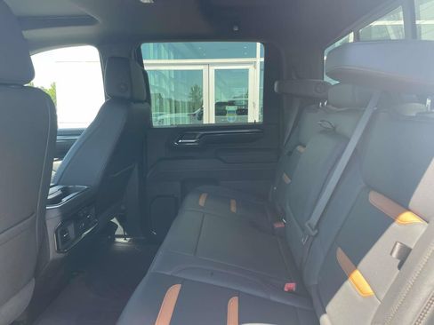 Used 2024 GMC Sierra 2500 AT4 w/ AT4 Premium Plus Package AWD/4WD image 11