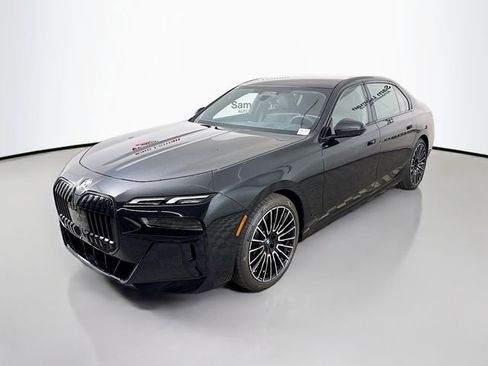 Used 2026 BMW 740i xDrive image 3