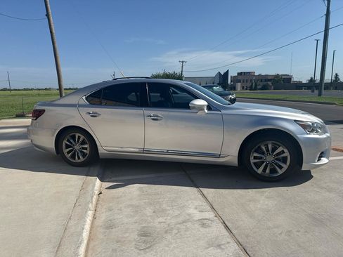 Used 2014 Lexus LS 460 w/ Comfort Package RWD image 8