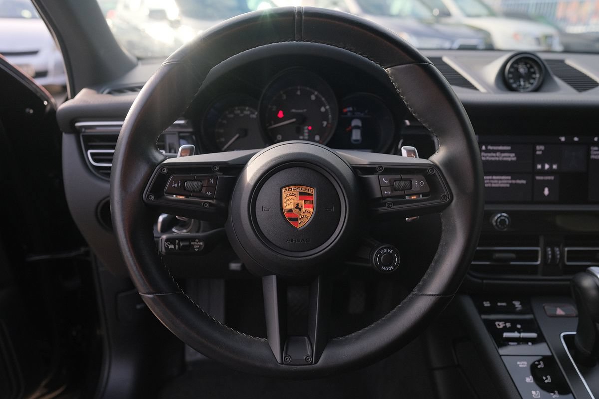 Used 2023 Porsche Macan Turbo AWD/4WD image 14