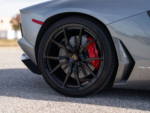 Used 2014 Lamborghini Aventador LP 700-4 image 25