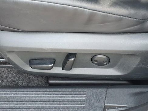 Used 2023 Nissan Rogue SV w/ SV Premium B Package image 18