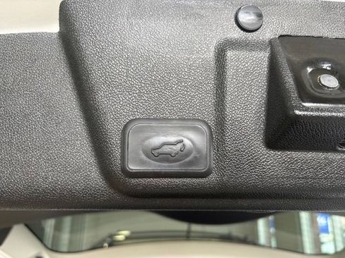 Used 2015 Buick Enclave Leather w/ Trailering Package image 16