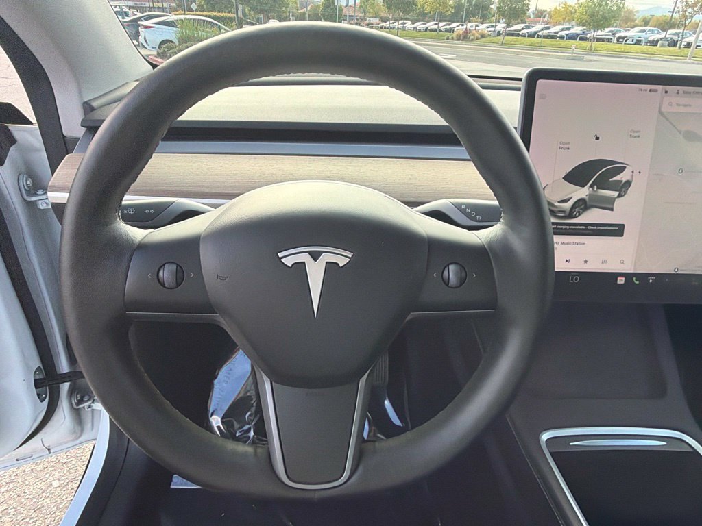 Used 2021 Tesla Model Y Long Range AWD/4WD image 25
